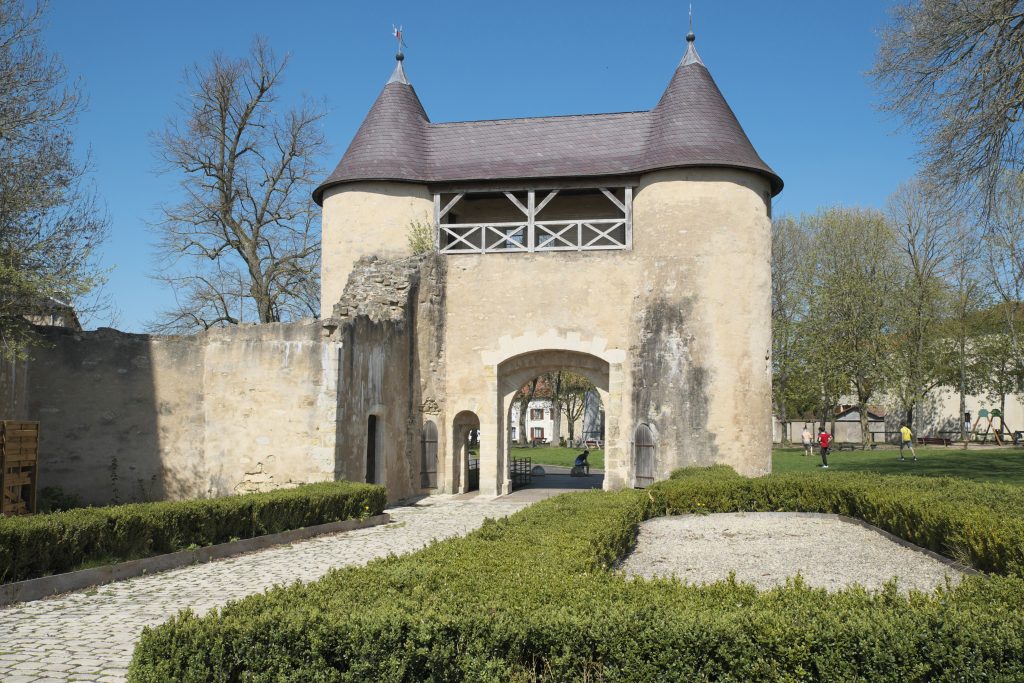 Vic-sur-Seille Château 580