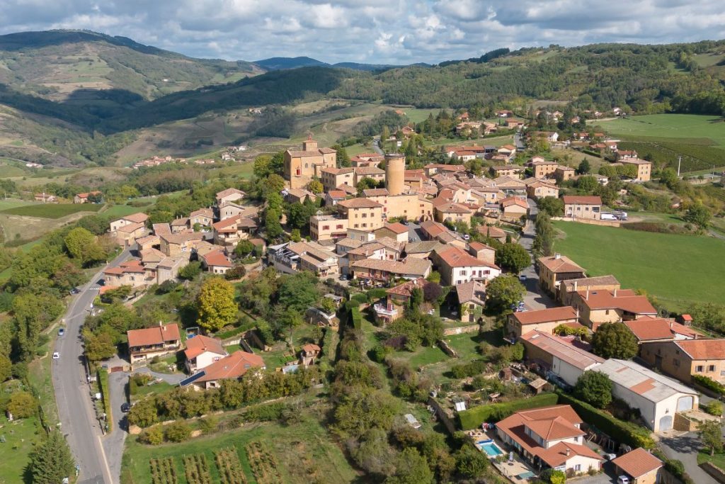 Découvrez Oingt, le Plus Beau Village du Rhône !