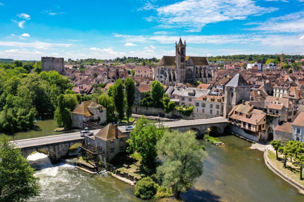 Découvrez le charme du plus beau village de la Seine-et-Marne.