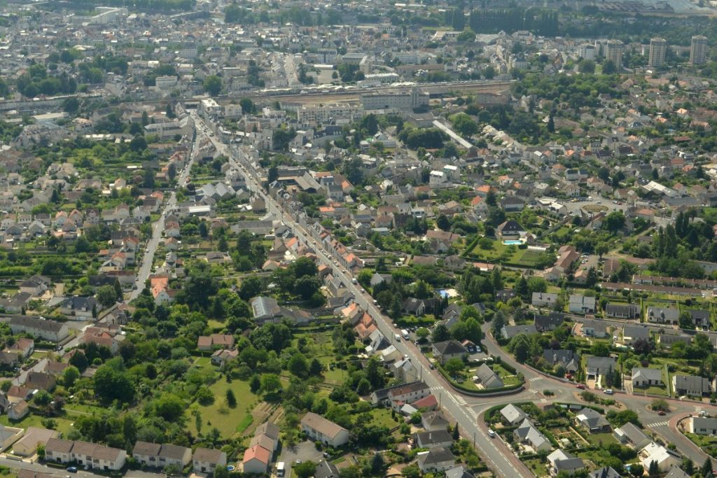 Une vue aérienne d'une ville.