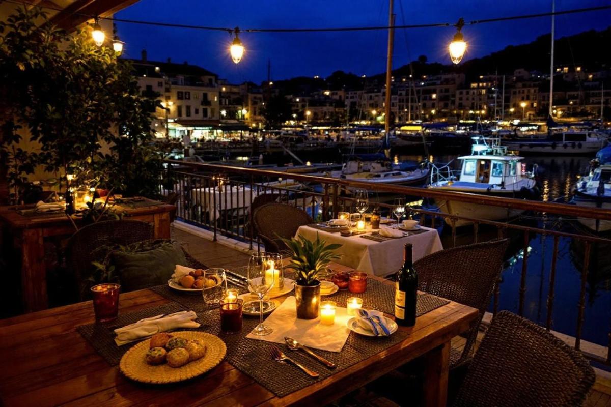 Plus confidentielle que Cannes, cette cité méditerranéenne est un bijou à découvrir d’urgence