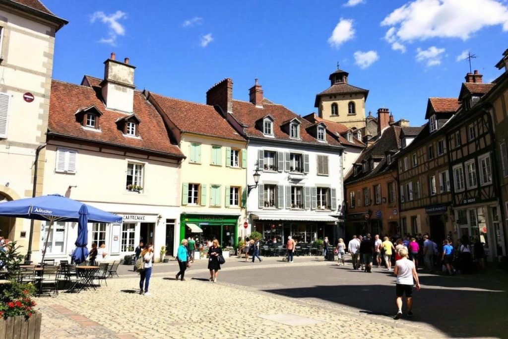 En Auvergne-Rhône-Alpes, cette cité thermale jugée vieillissante renaît grâce aux touristes