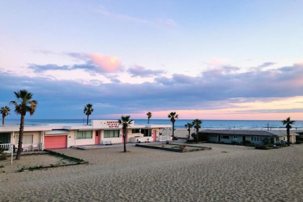 Tout le monde pensait que cette station balnéaire était dépassée – elle renaît grâce à une étendue de sable hors du temps