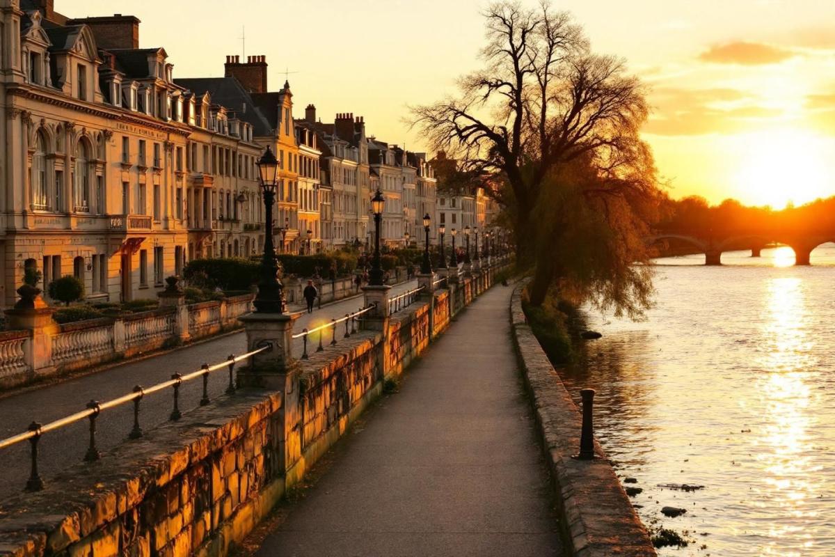 À moins de 2h de Tours, découvrez cette cité Renaissance au bord de la Loire classée parmi les plus belles du Val de Loire