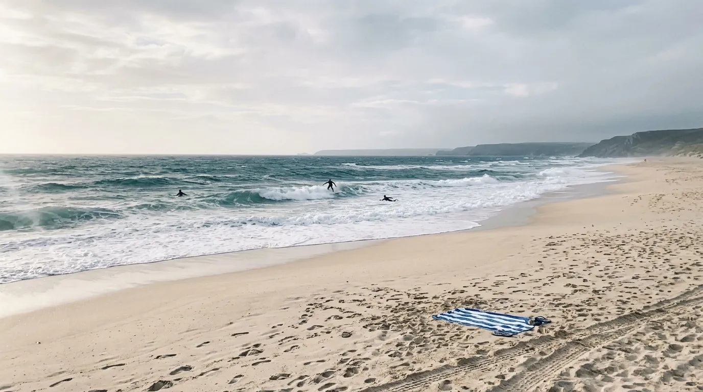 Plus paisible que la Côte d’Azur, cette station balnéaire séduit par ses longues plages sauvages